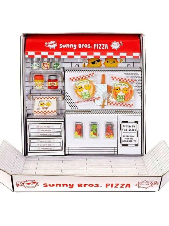 MGA's Miniverse - Make It Mini Pizza Party - Picture 1 of 4